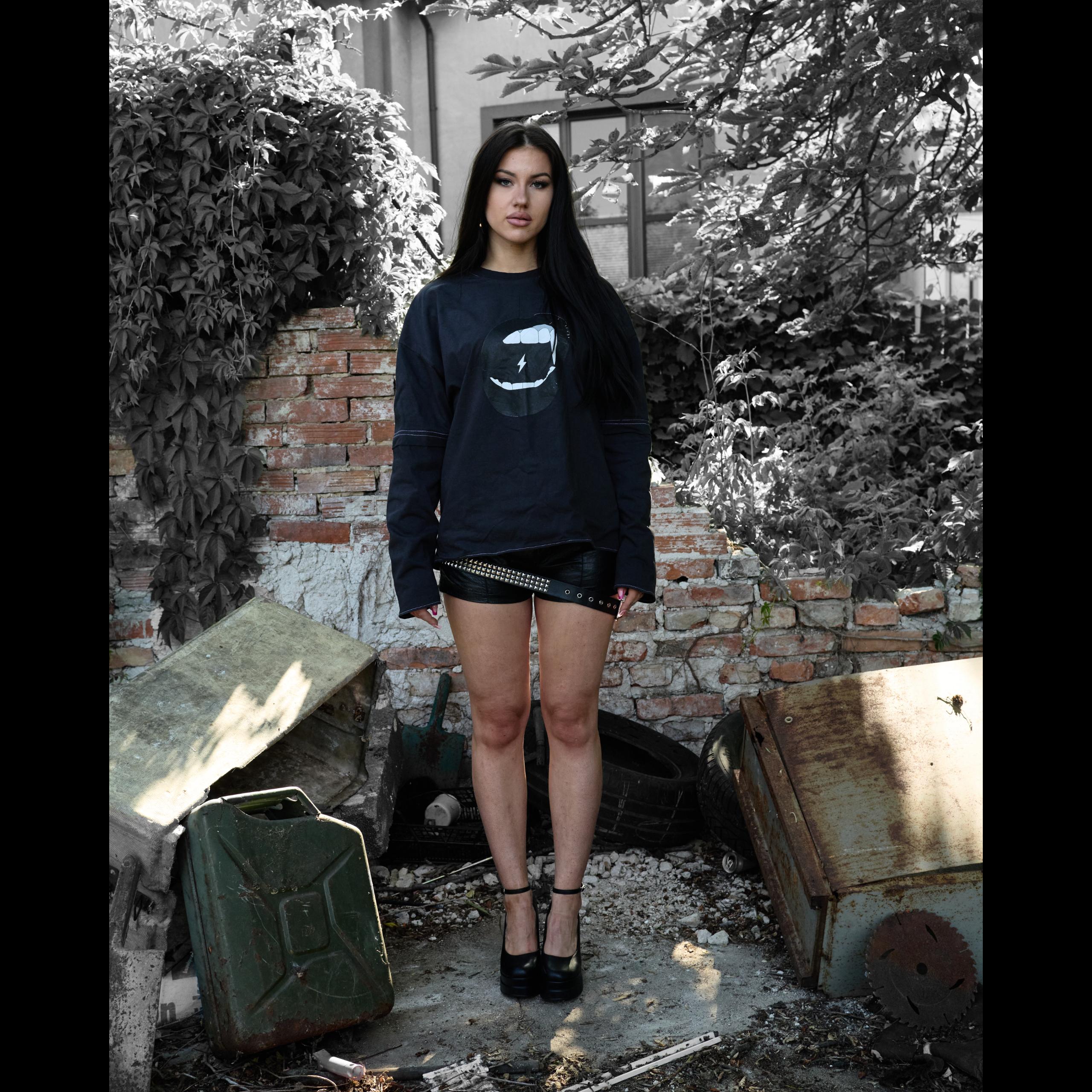 BLACK BLITZ MEH REVERSIBLE TEE - Image 1