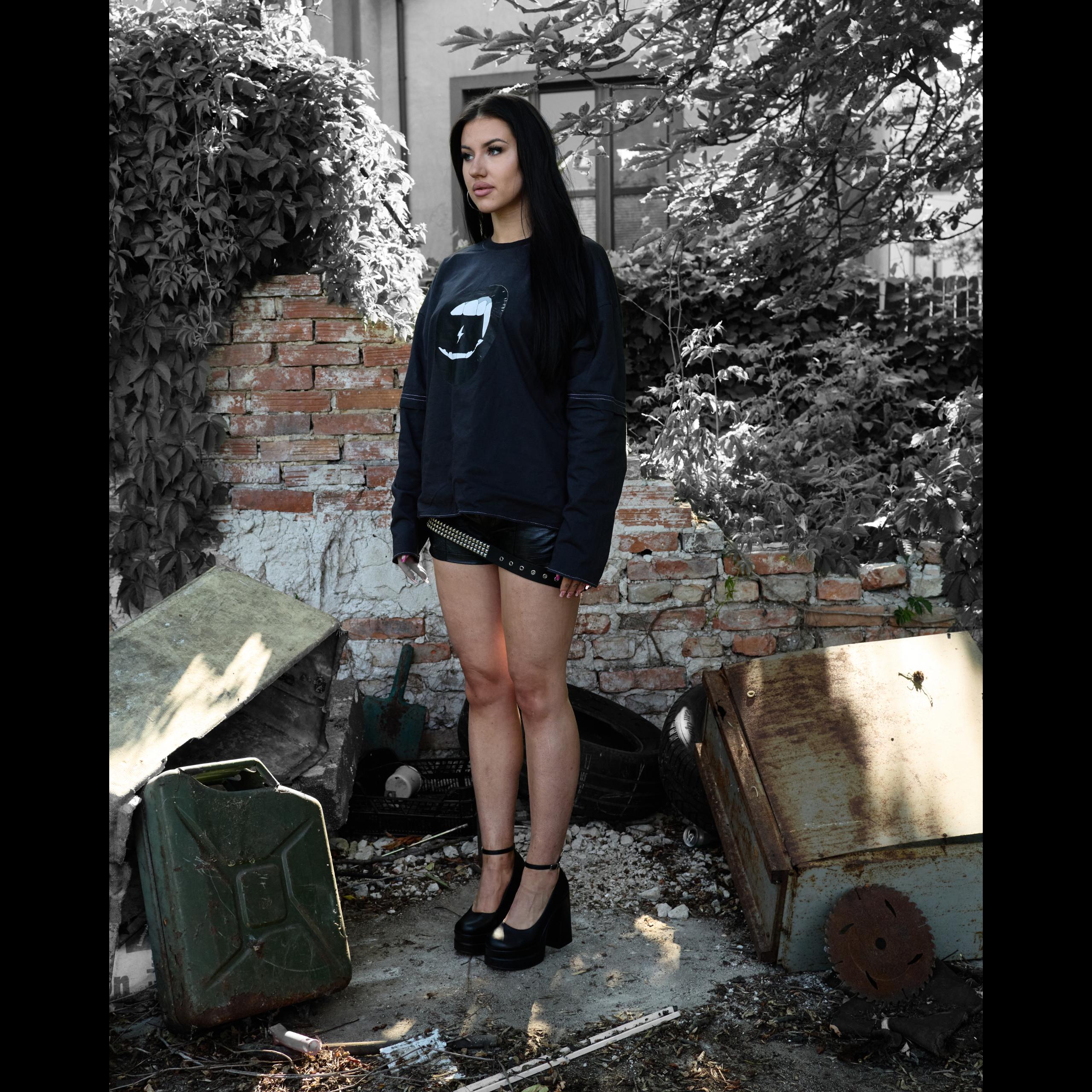 BLACK BLITZ MEH REVERSIBLE TEE - Image 2